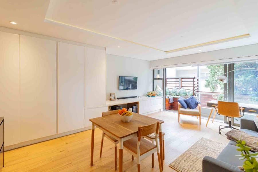 To Let 1 Bedroom Property for Rent in Sea Point Western Cape